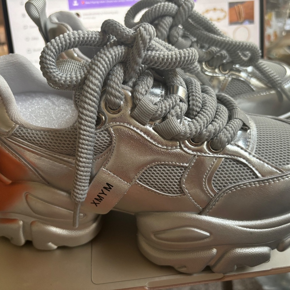 Shoes - Picture 5 of 5